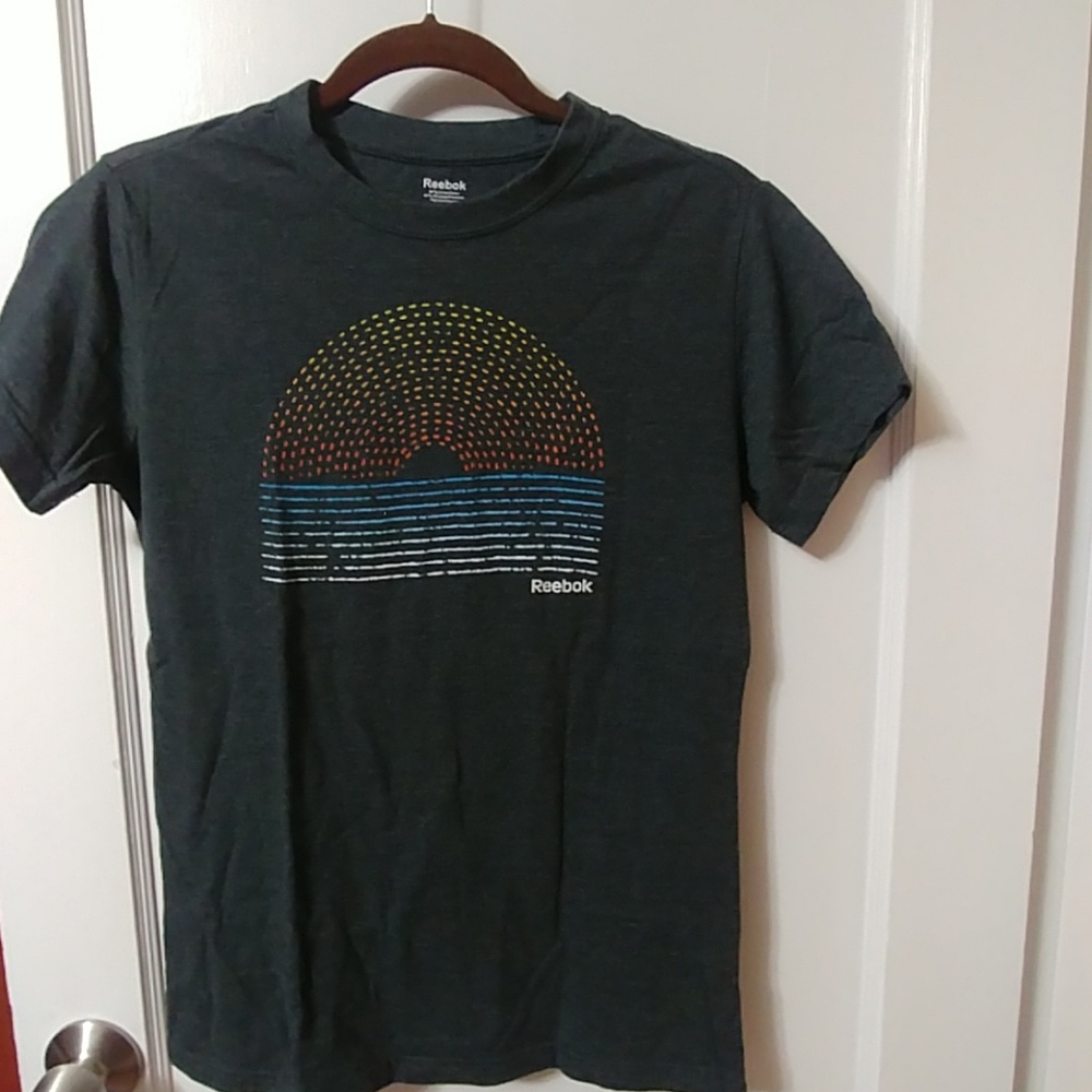 Dark grey Reebok t-shirt